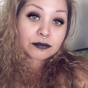 Meet your Posher, Raquel